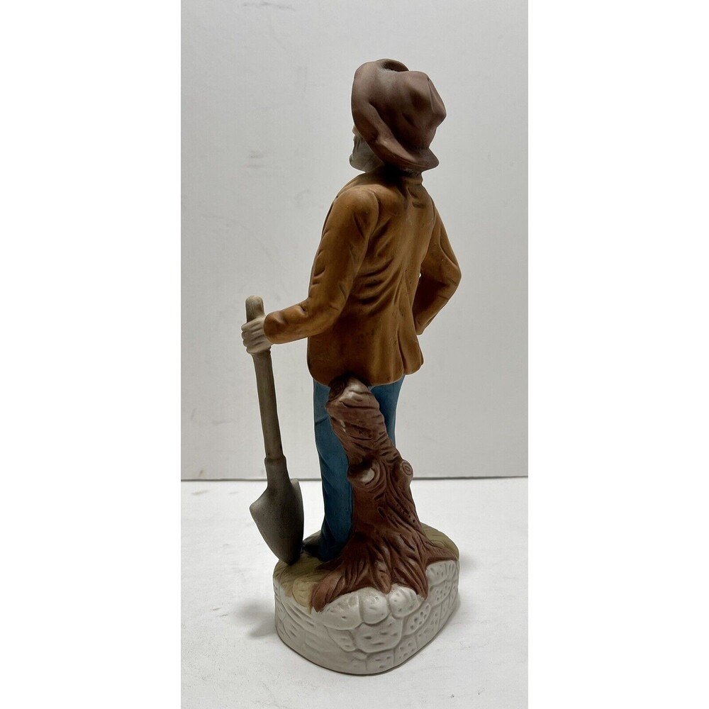 Vintage Flambro Porcelain Figurines Elderly Couple Old Man & Old Woman Farmers - Picture 8 of 12